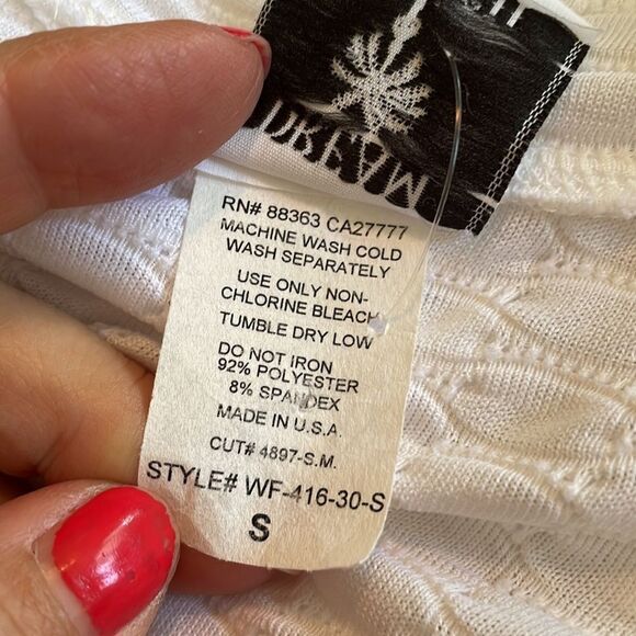 NWOT Dream Beach white polyester/spandex zip front swimsuit coverup - Picture 8 of 8